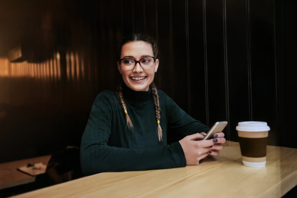 Photo with reflection removed